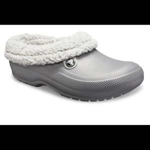 Brand New With Tags CROCS Unisex Classic Blitzen III Faux Fur Lined Clogs
